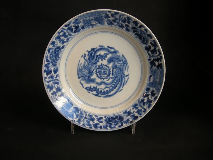 Small dish &quot;blue and white&quot; decorated with two phoenix - Kangxi period | MasterArt